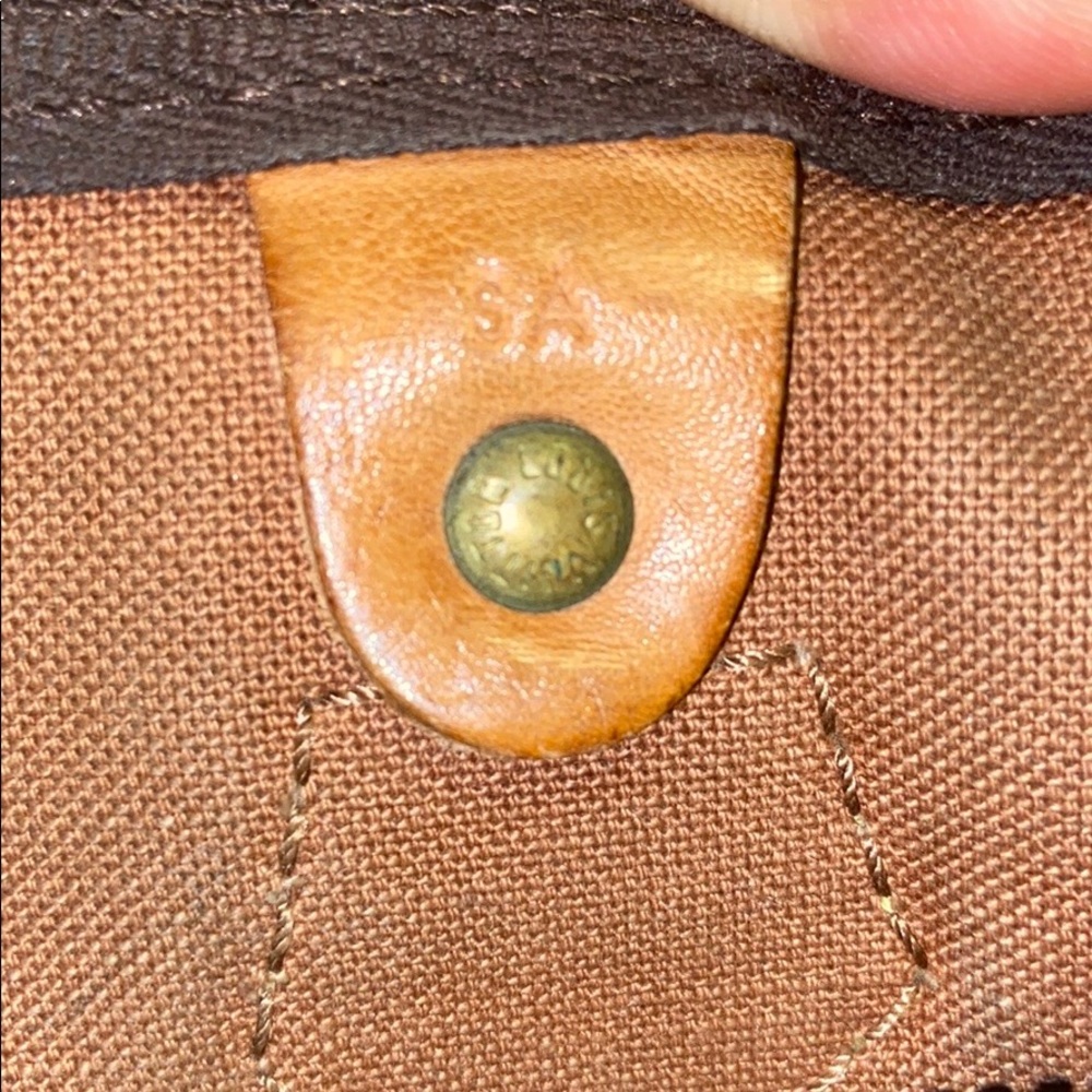 Louis Vuitton handbag. Speedy 40 Authentic - Picture 5 of 11
